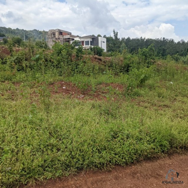 Plot for sale at kicukiro nyanza +250788579170