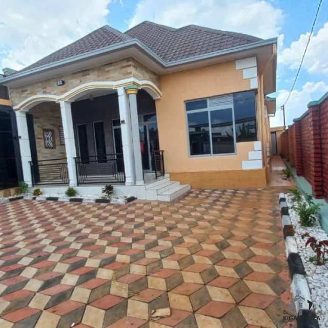 House for sale in Kanombe Busanza