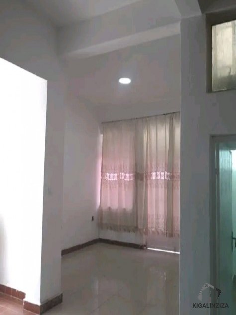 Unfurnished apartment for rent in Kacyiru