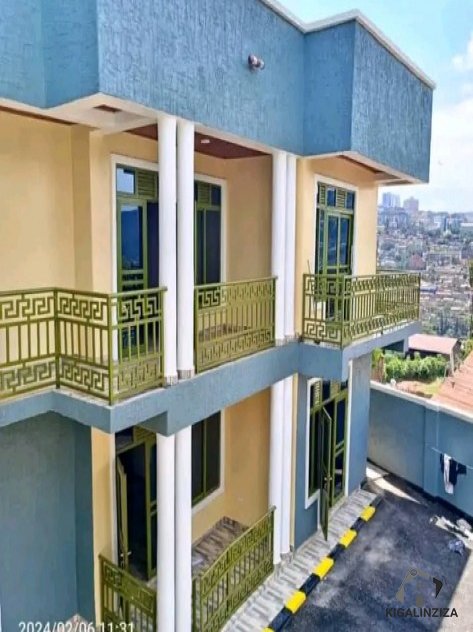 Unfurnished apartment for rent in Gisozi