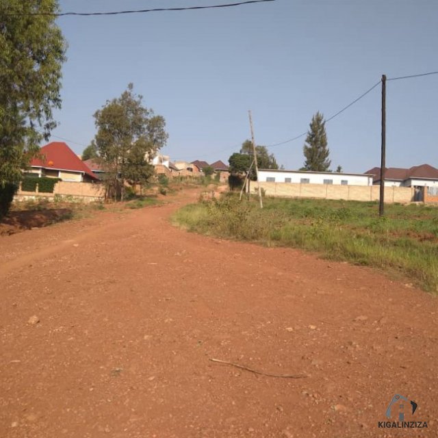 Plot for sale in kicukiro karembure0788579170