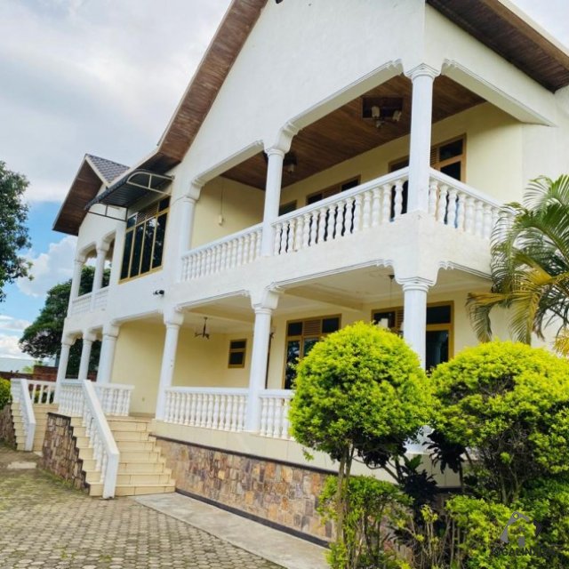 Spacious 5-Bedroom House for Rent in Kagugu, Kigali - Large Garden