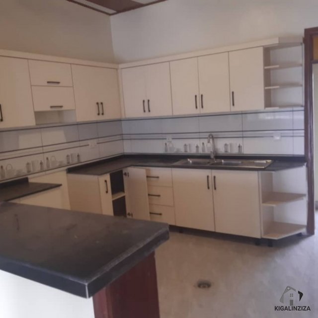 Unfurnished apartment for rent in Kimironko