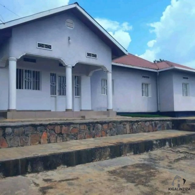 HOT DEAL: house for sale in Remera  Alpha palace near sonatube on very good price