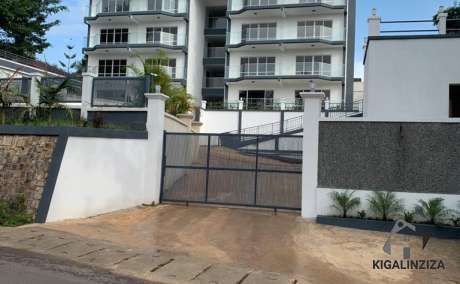 Apartment for sale in Nyarutarama above golf