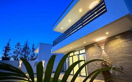 Lexury house for sale in kigali kinyinya, $130k