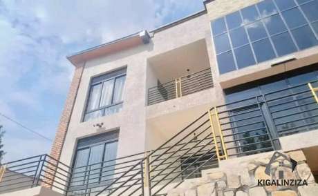 Unfurnished apartment for rent in Remera