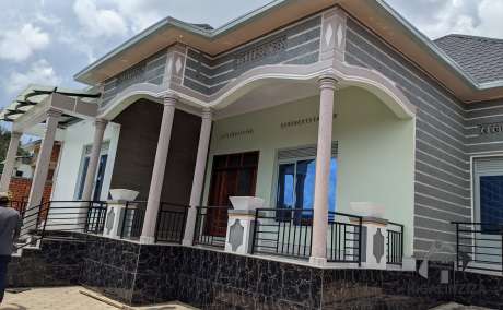 House for sale at kicukiro kagarama +250788579170