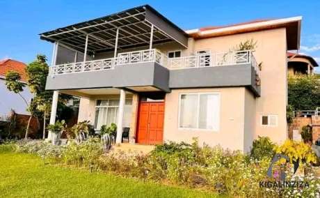 Furnished house for rent in Rebero