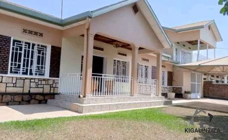 Unfurnished house for rent in Kimironko near the Market