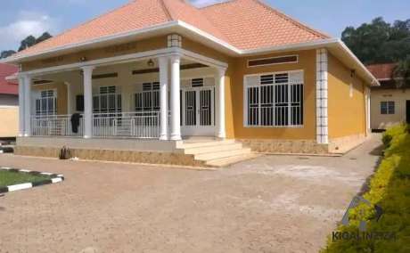 Unfurnished House for rent in Kicukiro Niboyi