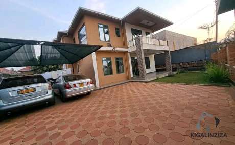 Kigali kibagabaga house for sale on tarmac road