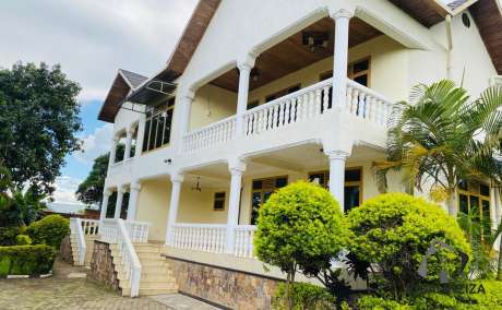 Spacious 5-Bedroom House for Rent in Kagugu, Kigali - Large Garden